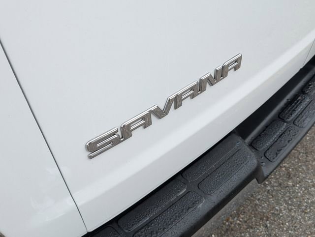 Used 2023 GMC Savana 3500 LS w/ Chrome Appearance Package image 12
