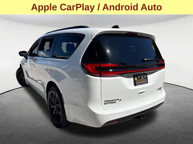 Used 2025 Chrysler Pacifica Limited w/ Trailer Tow Group AWD/4WD image 10