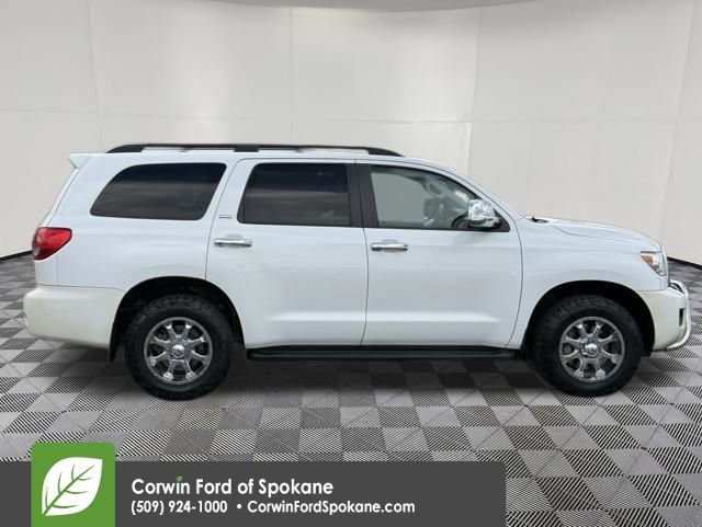 Used 2016 Toyota Sequoia SR5 AWD/4WD image 9