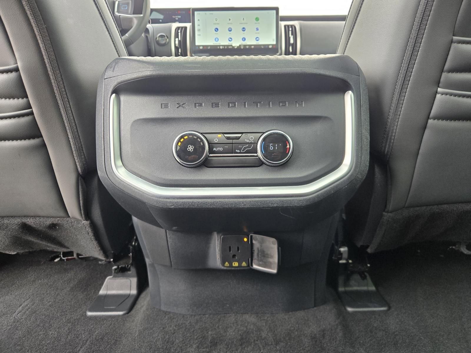 Used 2025 Ford Expedition Active image 24