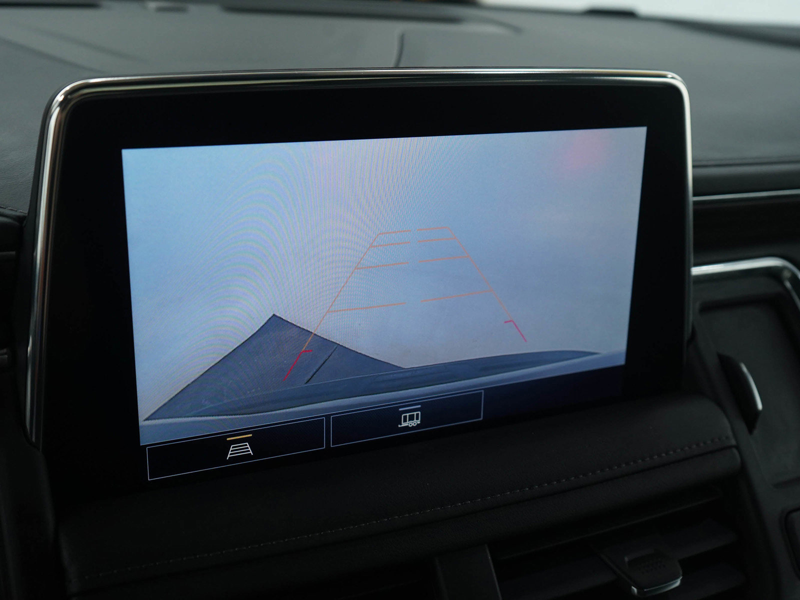 Used 2021 Chevrolet Suburban LT image 23