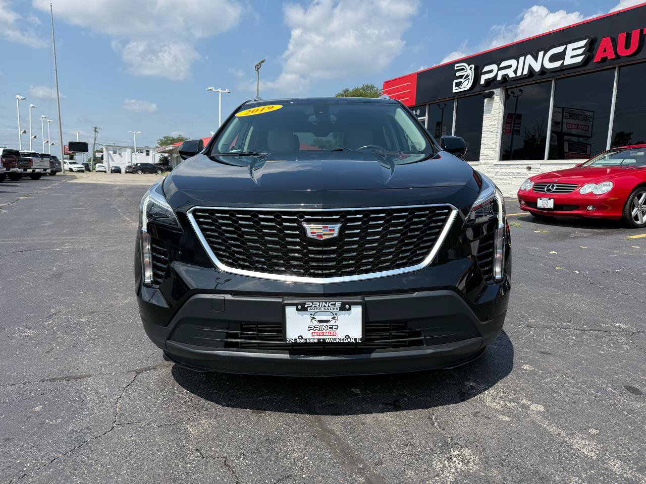 Used 2019 Cadillac XT4 Luxury w/ Cold Weather Package AWD/4WD image 2