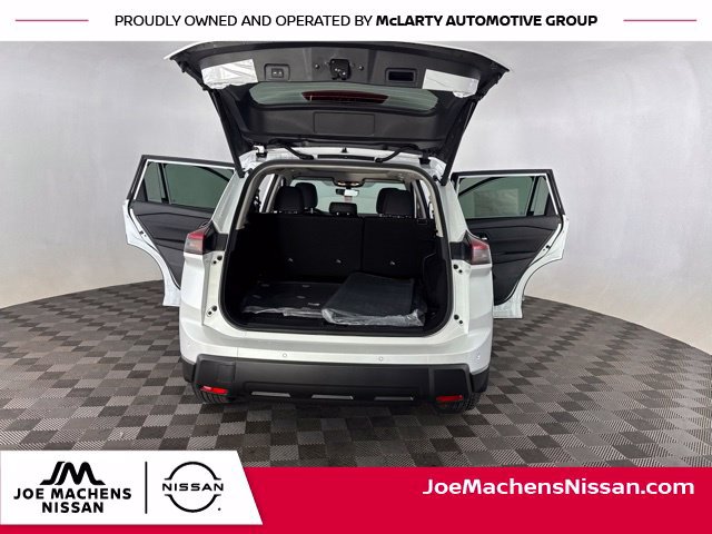 New 2026 Nissan Rogue Dark Armor AWD/4WD image 15