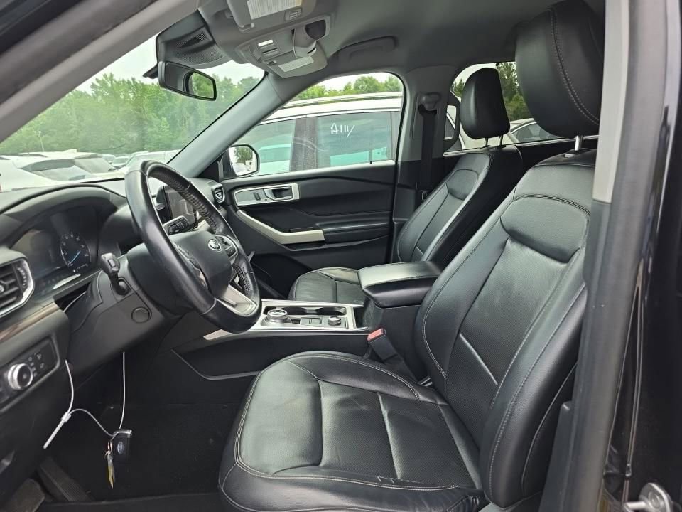 Used 2021 Ford Explorer Limited w/ Equipment Group 301A AWD/4WD image 11