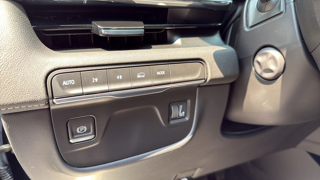 Certified 2024 Cadillac Escalade Premium Luxury w/ LPO, Floor Liner Package AWD/4WD image 35