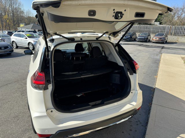 Used 2019 Nissan Rogue SV w/ Premium Package image 19