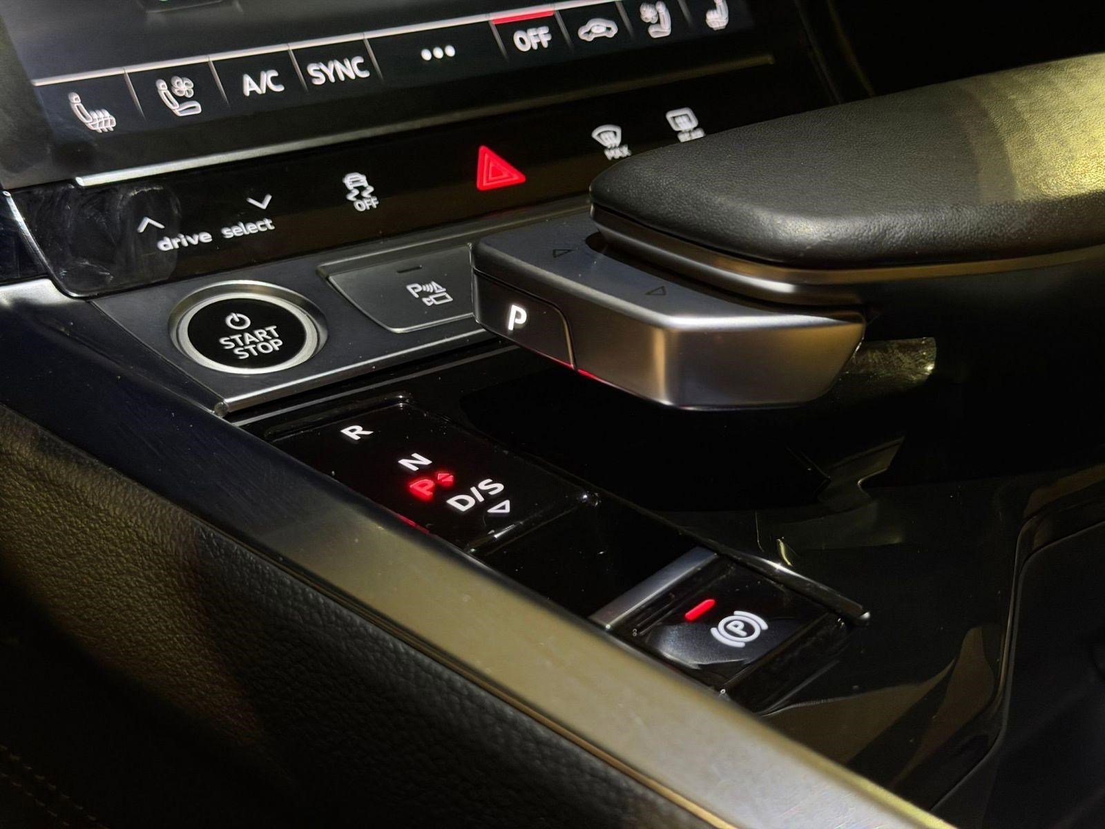 Certified 2023 Audi e-tron Premium Plus w/ Premium Plus Package AWD/4WD image 18