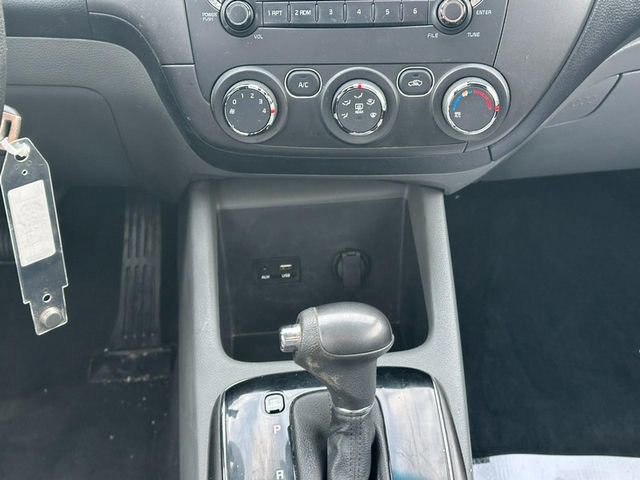 Used 2017 Kia Forte LX image 13