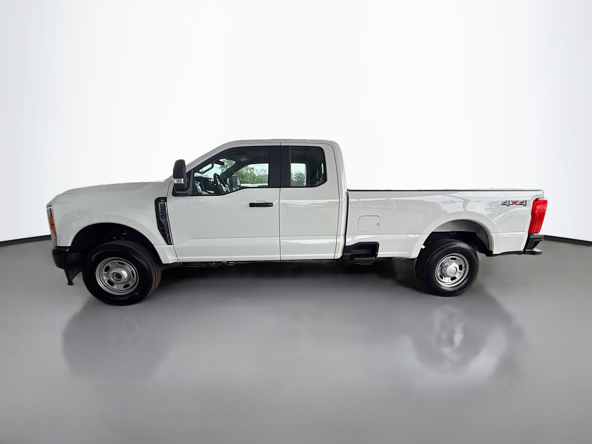 Used 2023 Ford F250 XL image 6