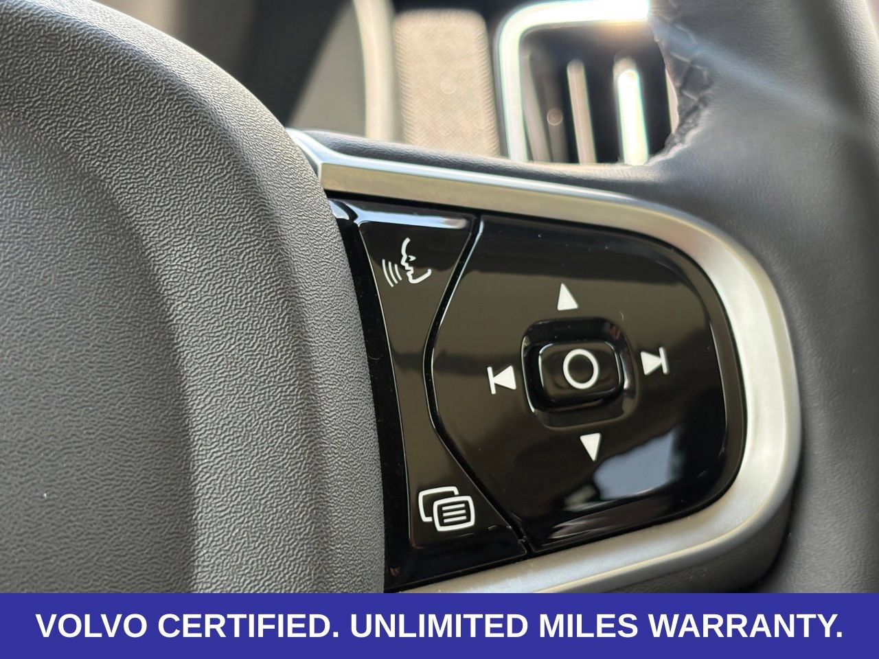 Certified 2025 Volvo XC90 B6 Plus AWD/4WD image 17