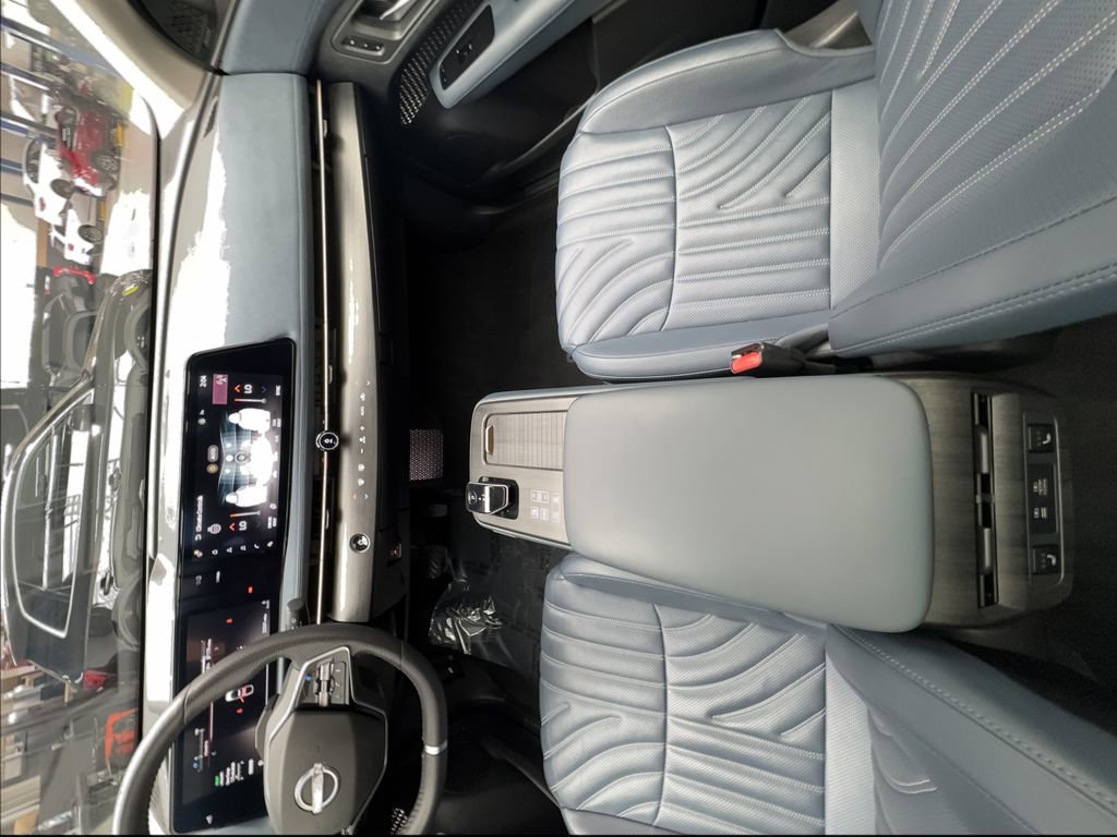 Used 2023 Nissan Ariya AWD/4WD image 37