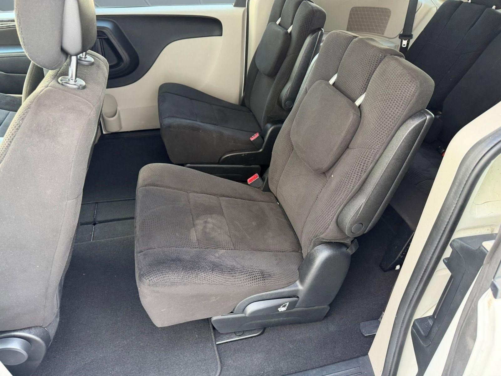 Used 2013 Dodge Grand Caravan SE FWD image 14