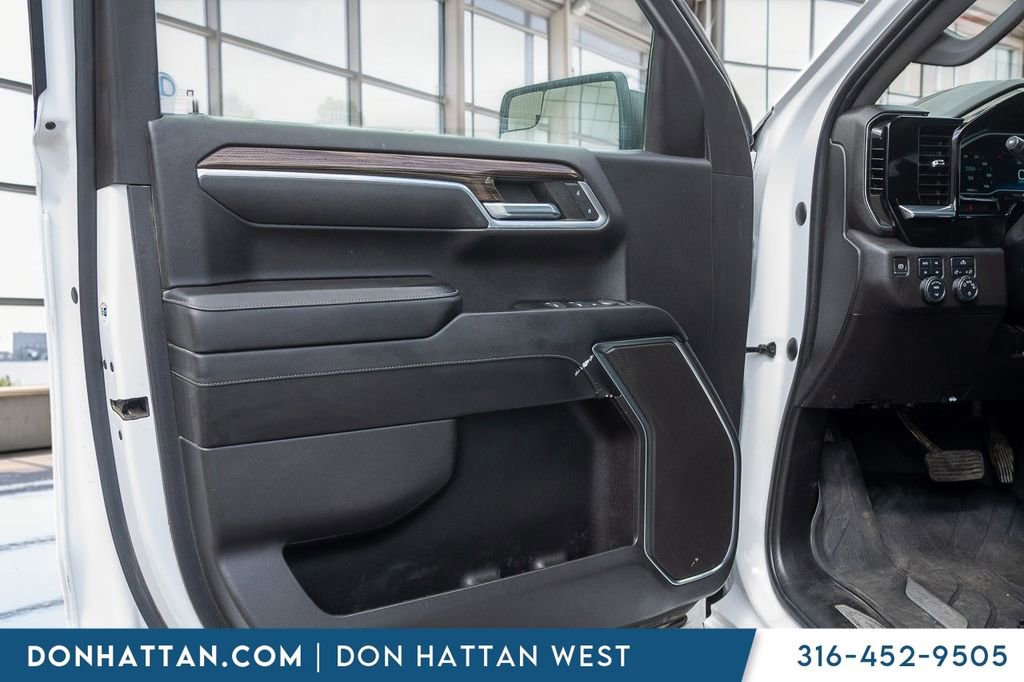 Used 2022 Chevrolet Silverado 1500 LT w/ Diesel Off-Road Package AWD/4WD image 15
