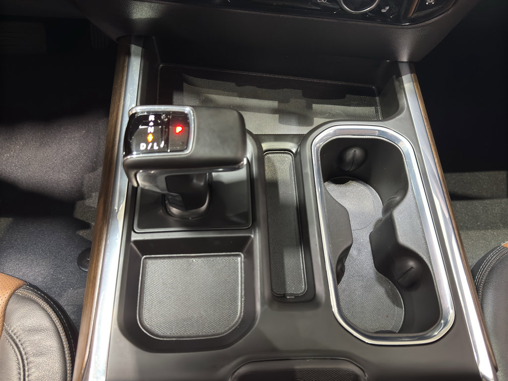 Used 2025 Chevrolet Silverado 1500 High Country w/ High Country Premium Package AWD/4WD image 34