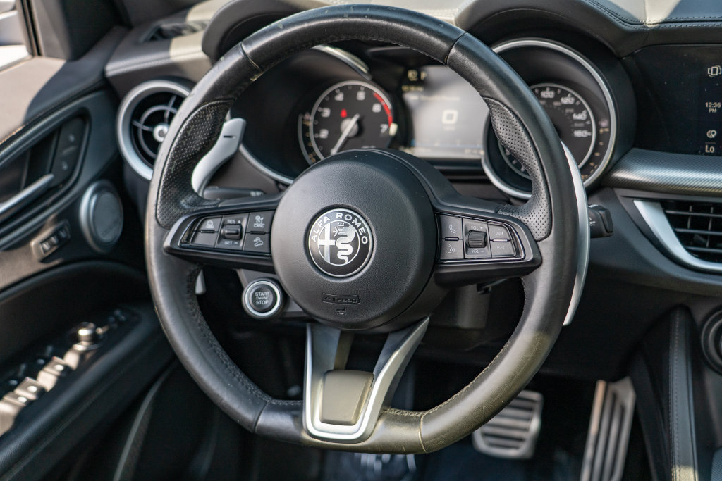 Used 2022 Alfa Romeo Stelvio Veloce AWD/4WD image 24