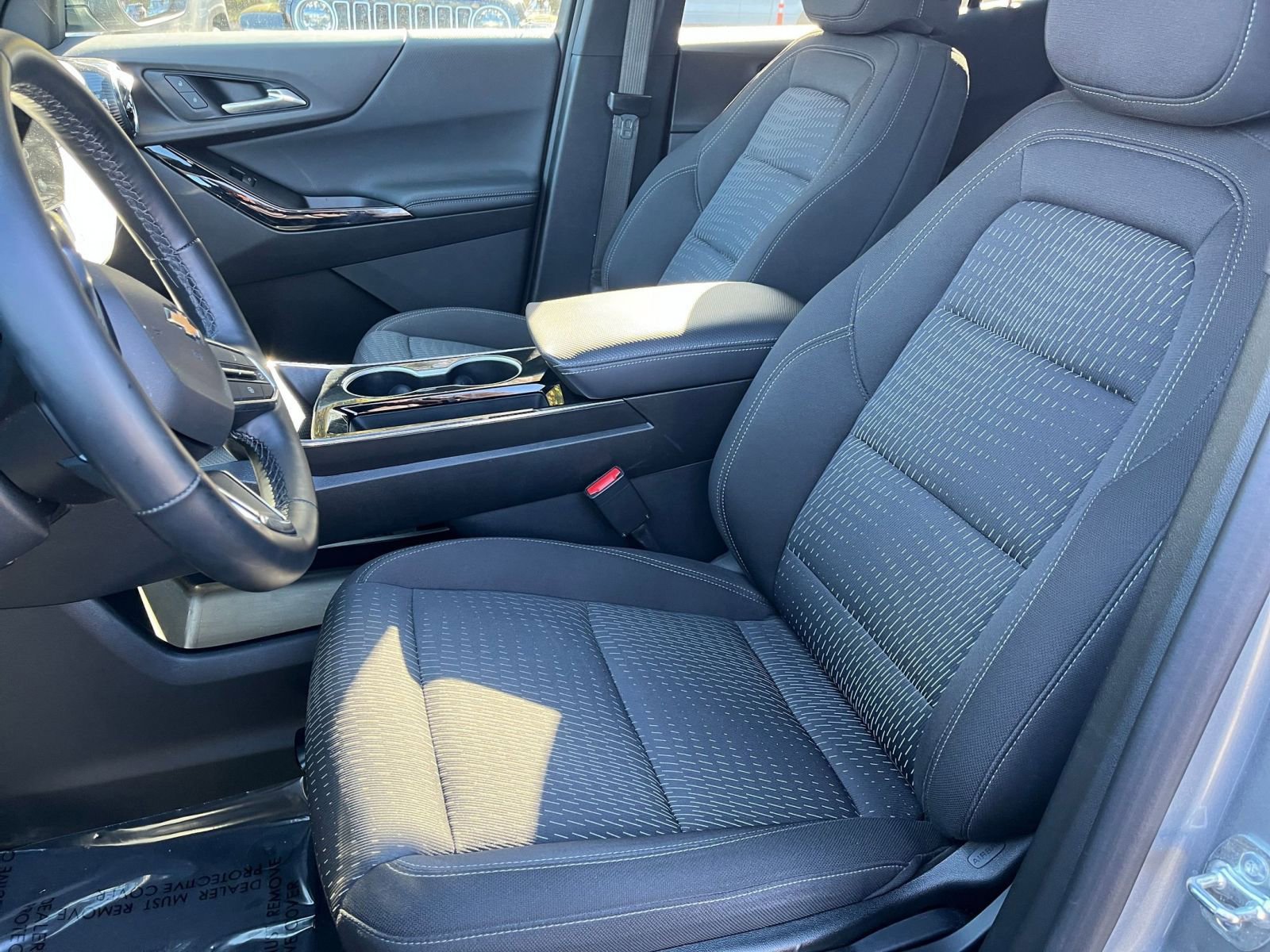 Used 2025 Chevrolet Equinox LT image 32