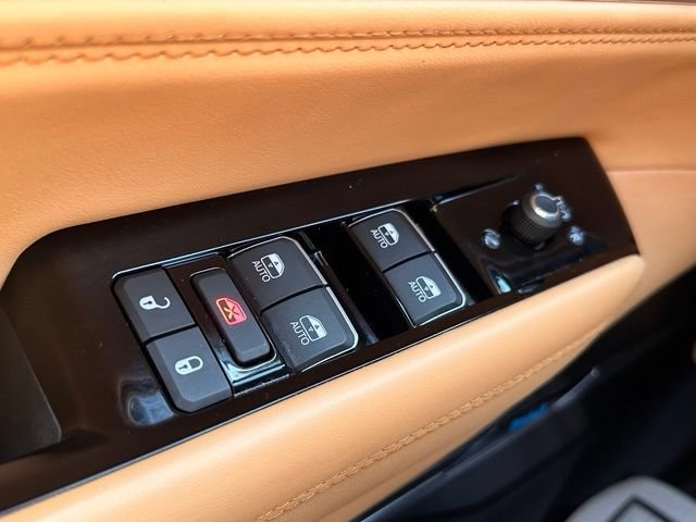 Used 2025 Jeep Grand Wagoneer Series III w/ Rear Seat Video Group 1 AWD/4WD image 19