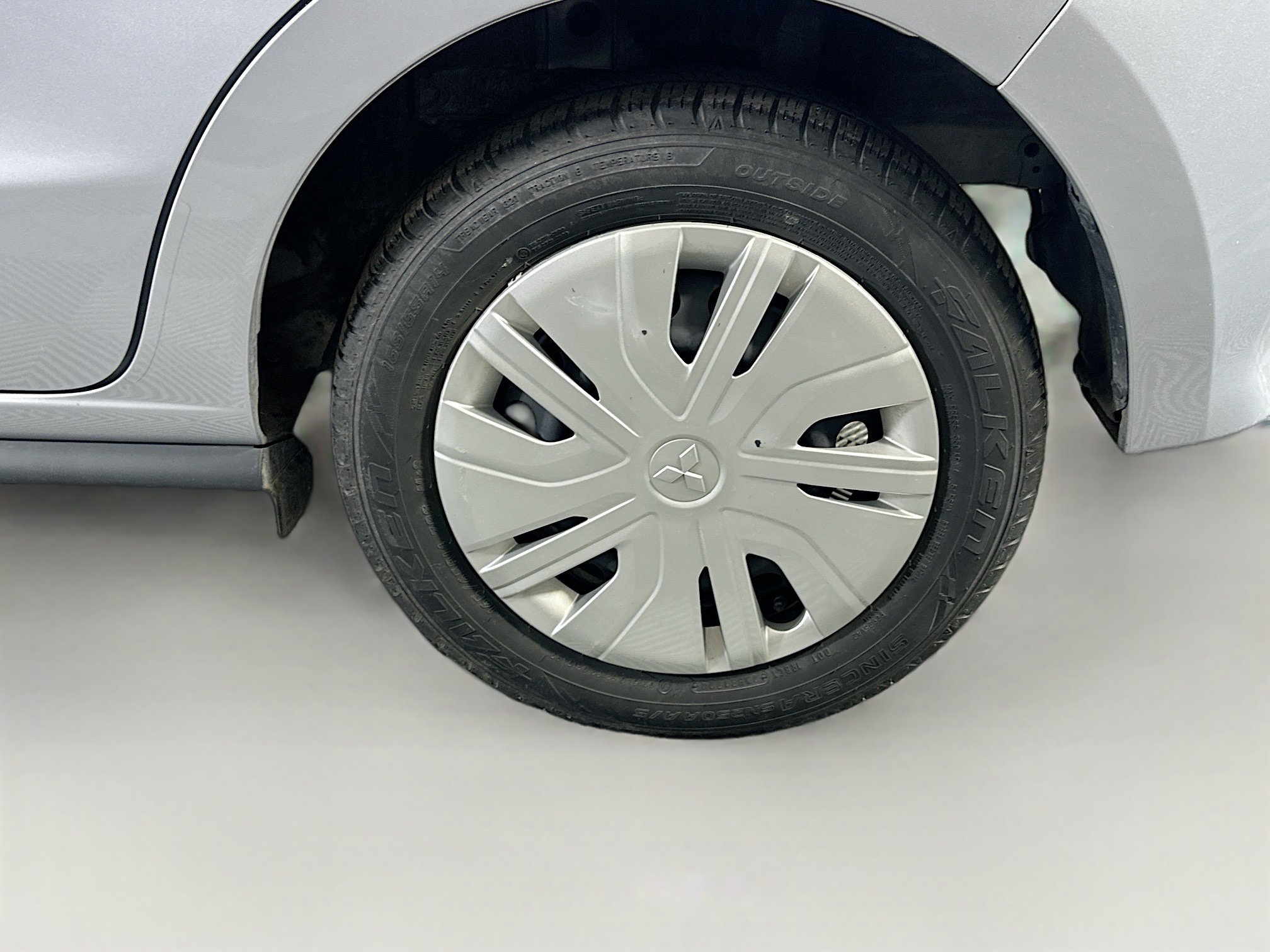 Used 2024 Mitsubishi Mirage ES FWD image 11