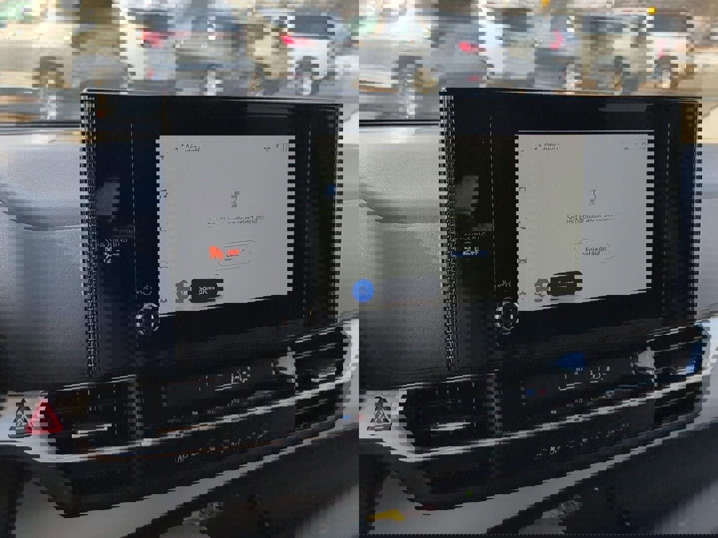 Used 2025 Toyota Sienna LE image 34