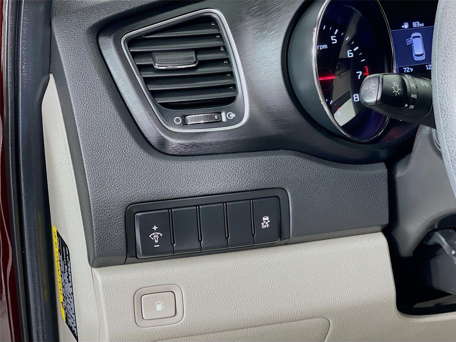 Used 2019 Kia Sedona LX FWD image 13