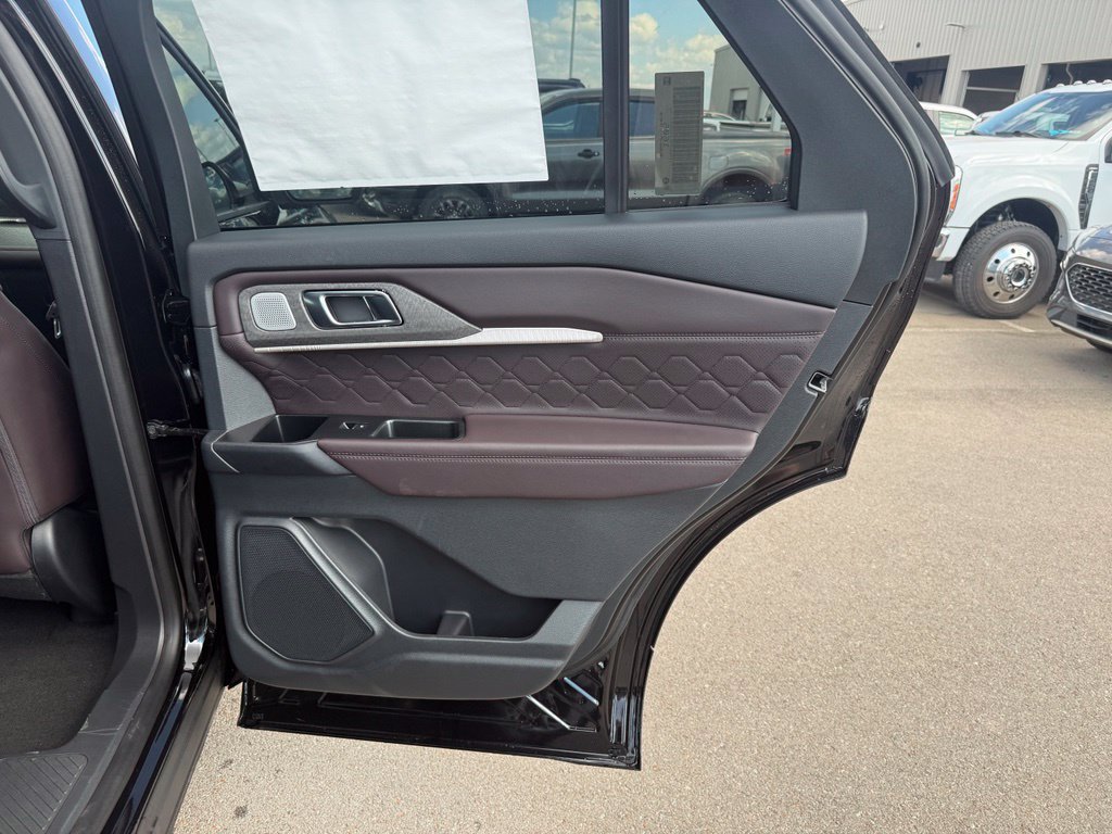 New 2027 Ford Explorer Platinum w/ 3.0L Ultimate Package AWD/4WD image 32