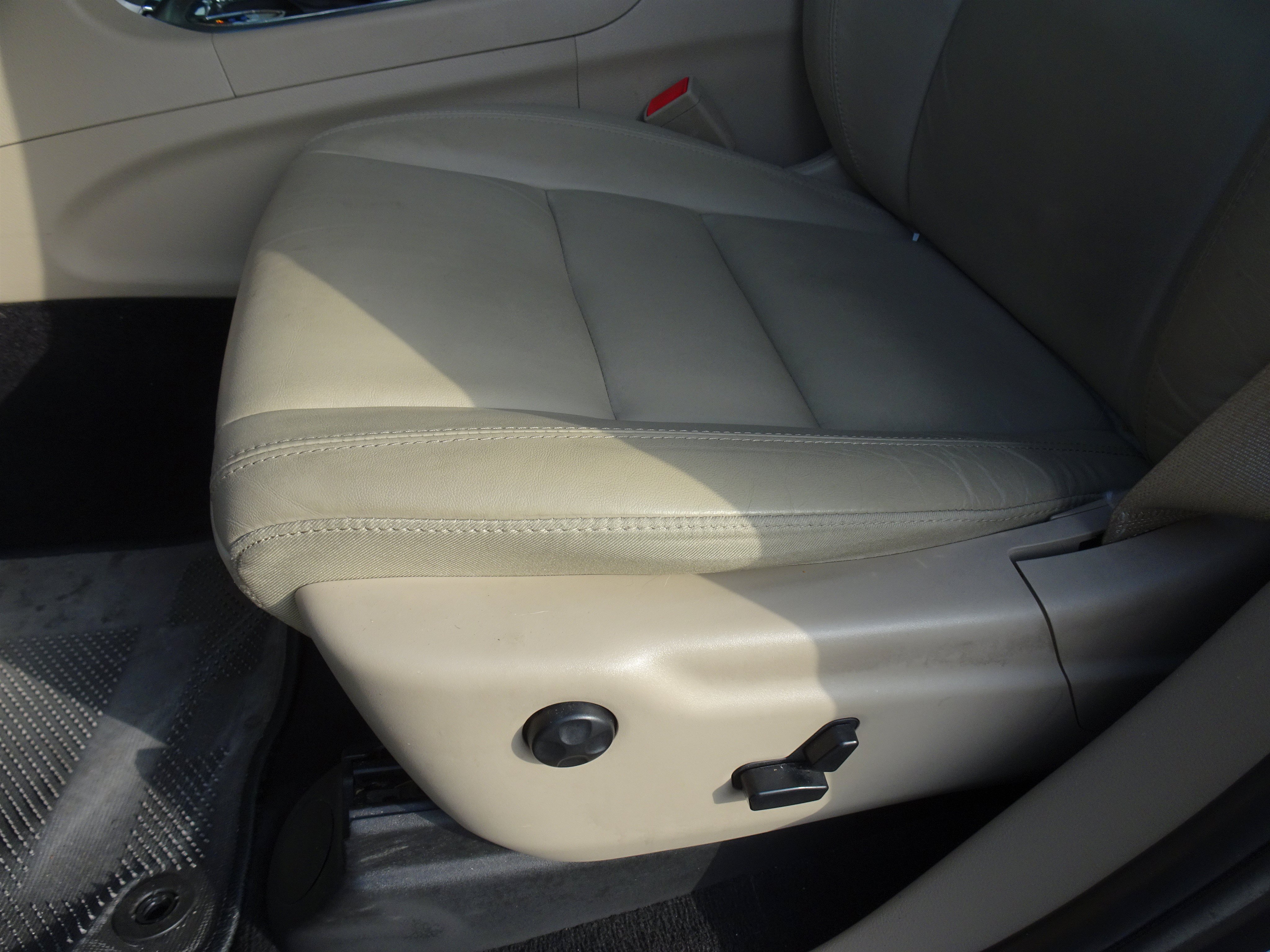 Used 2019 Jeep Grand Cherokee Limited AWD/4WD image 9