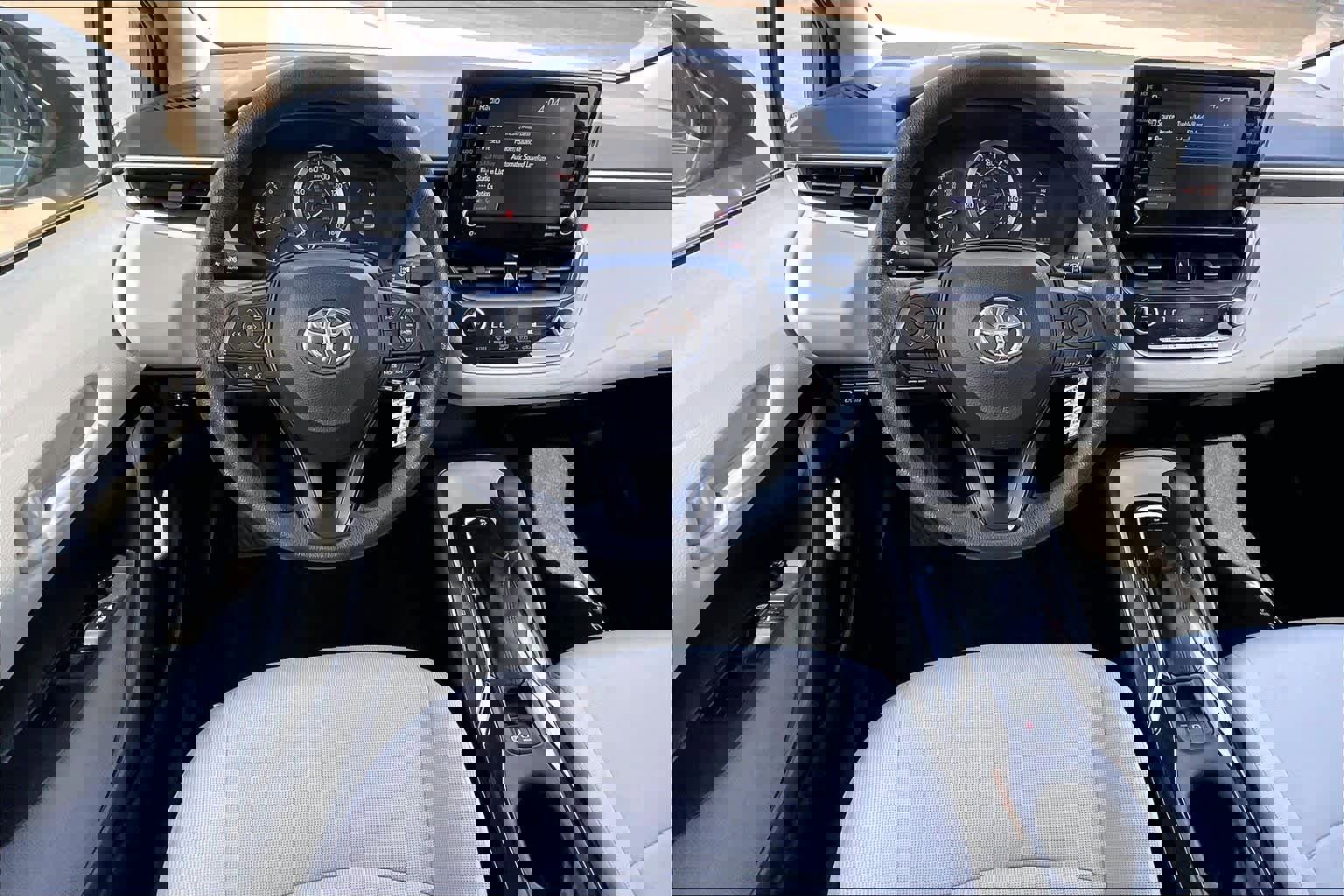 Used 2022 Toyota Corolla LE image 6