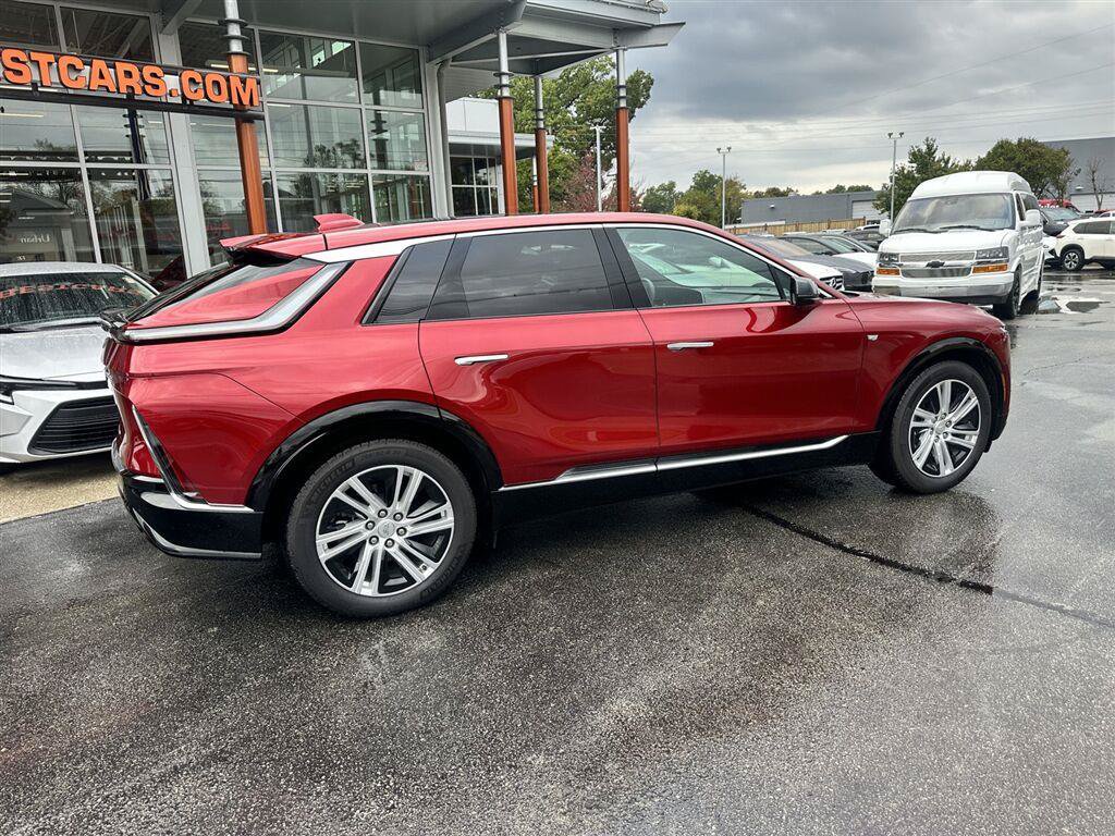Used 2024 Cadillac Lyriq Tech w/ LPO, Floor Liner Package AWD/4WD image 2