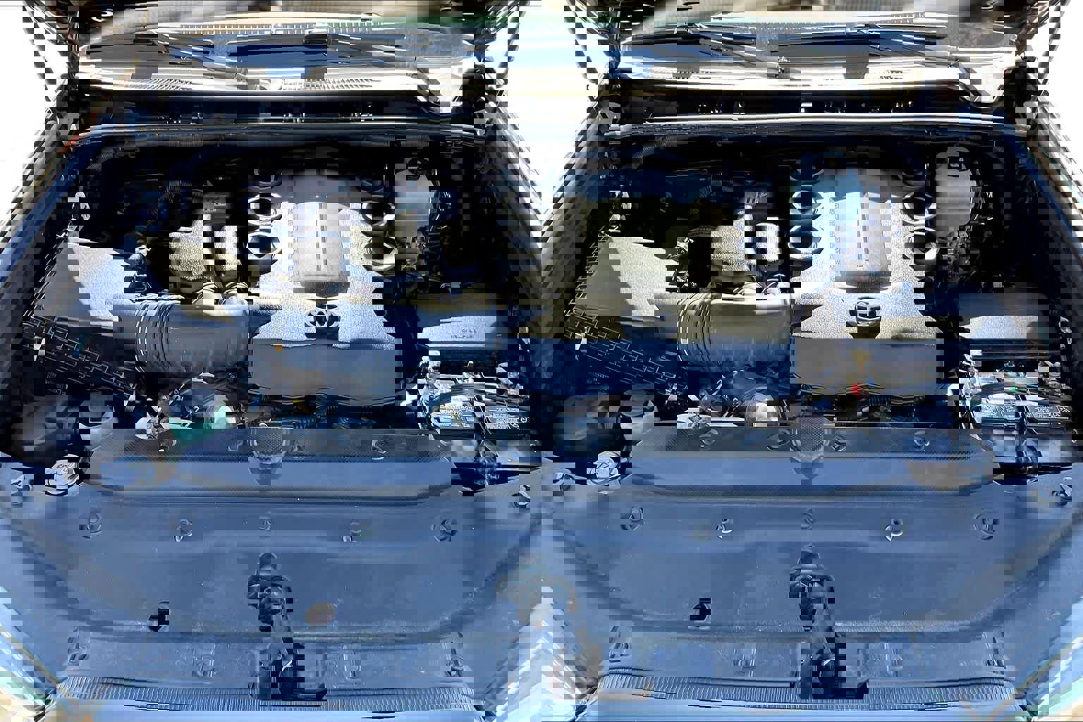 Used 2018 Toyota 4Runner Limited AWD/4WD image 32