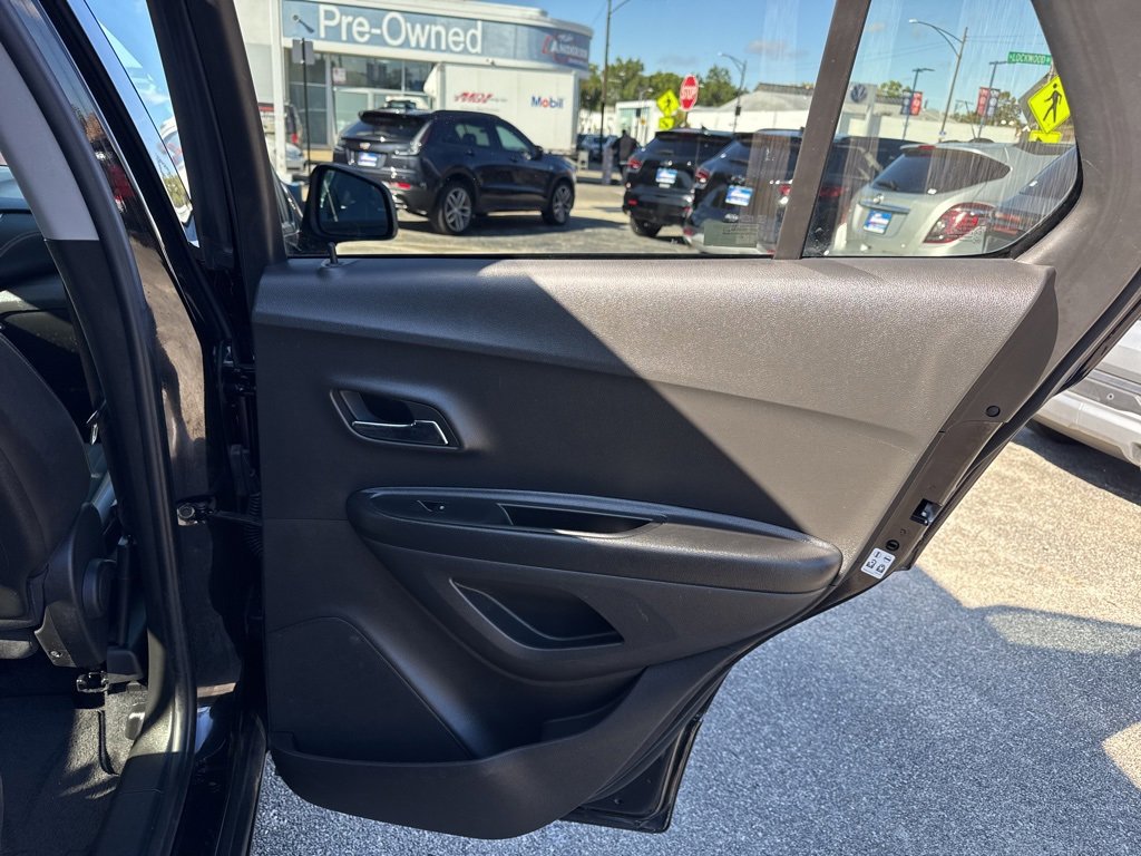 Certified 2021 Chevrolet Trax LT w/ Driver Confidence Package image 18