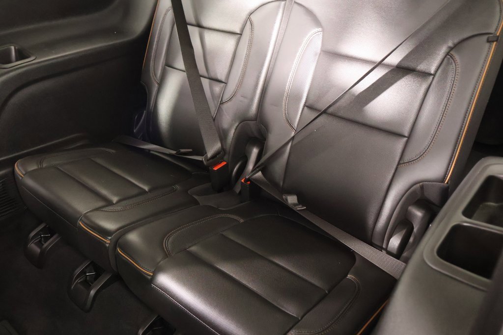 Used 2022 GMC Acadia AT4 w/ Technology Package image 12