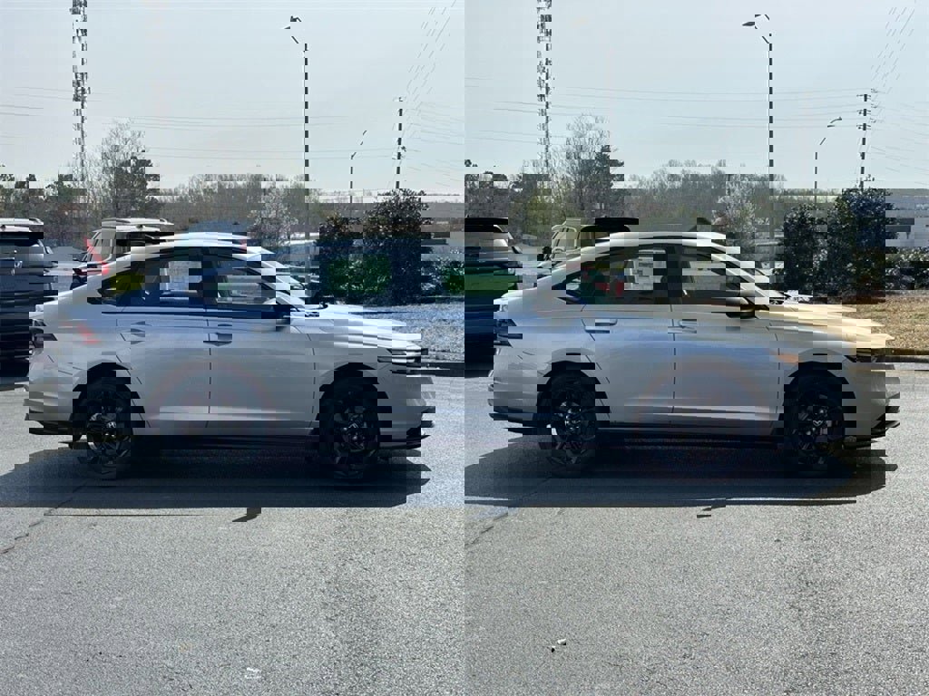 New 2025 Honda Accord SE image 9