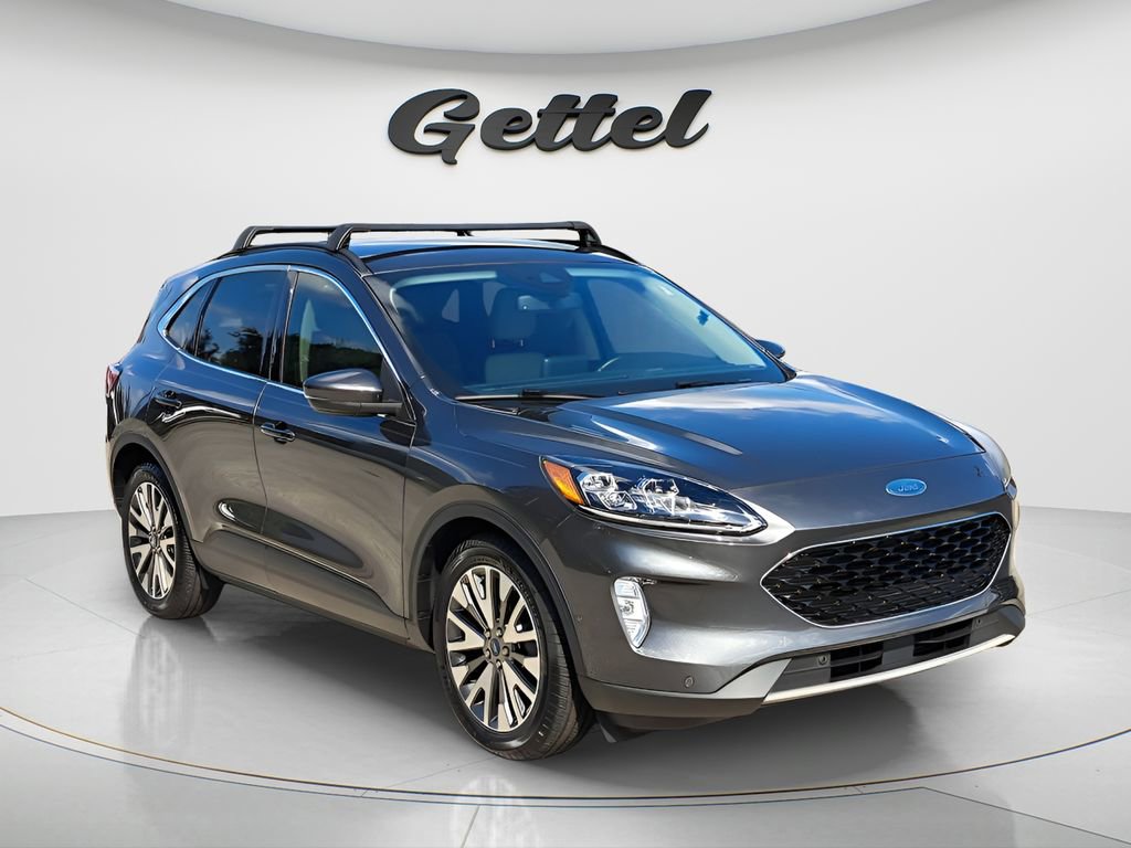 Used 2020 Ford Escape Titanium image 2