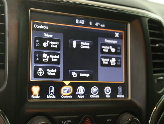 Used 2017 Jeep Grand Cherokee Limited w/ Luxury Group II image 7