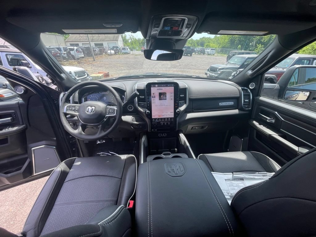 New 2026 RAM 2500 Laramie AWD/4WD image 3
