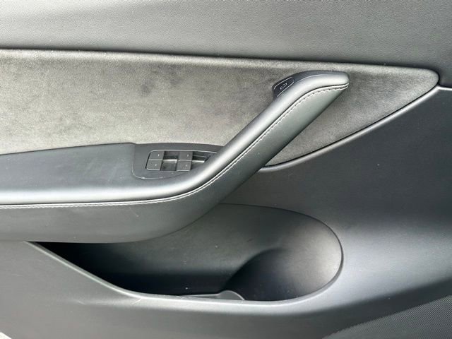 Used 2022 Tesla Model Y Performance image 7