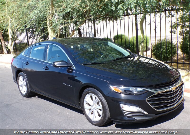 Used 2019 Chevrolet Malibu LT w/ Leather Package FWD image 1