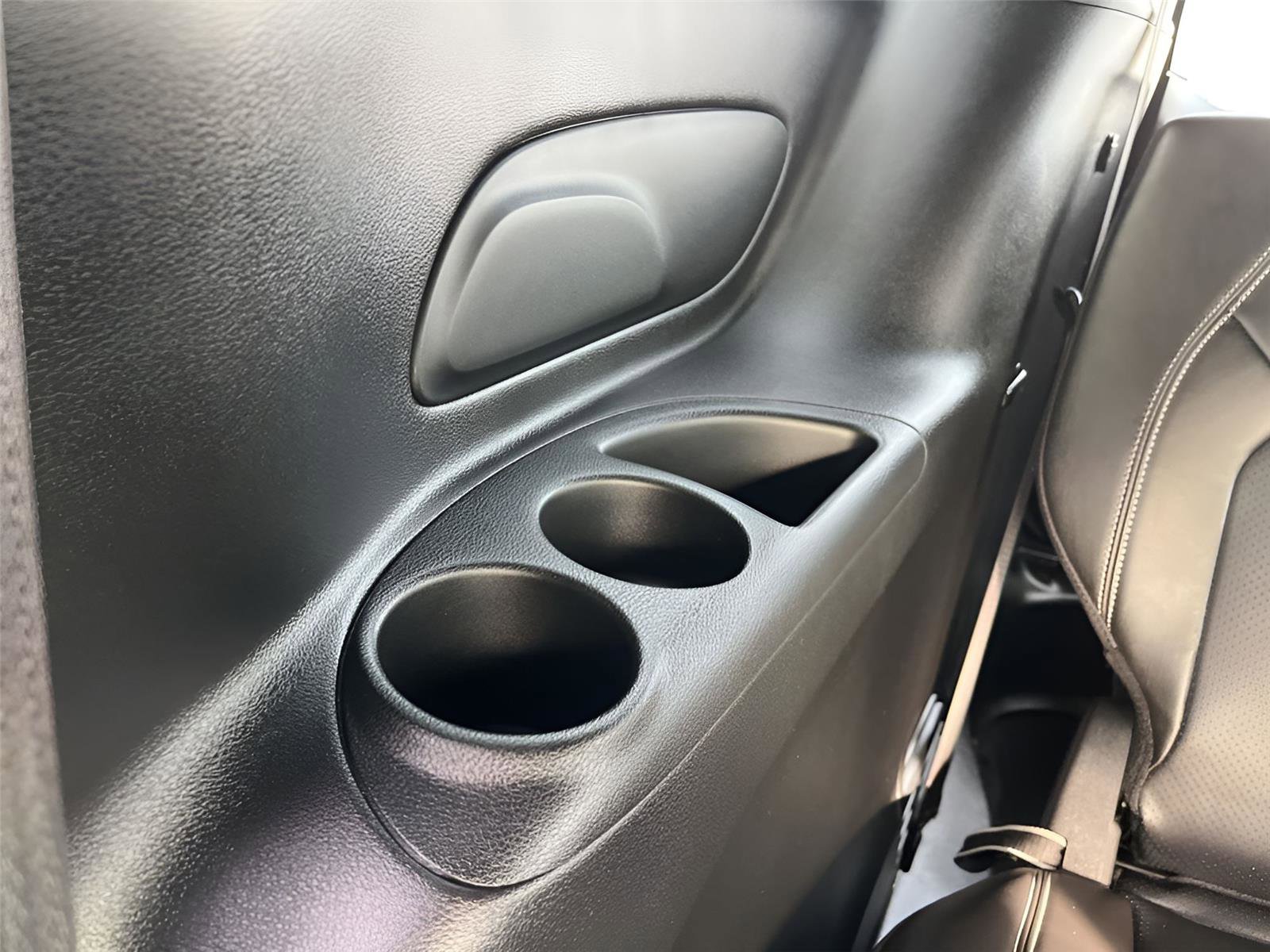 Used 2024 Chrysler Pacifica Touring-L w/ S Appearance Package image 29