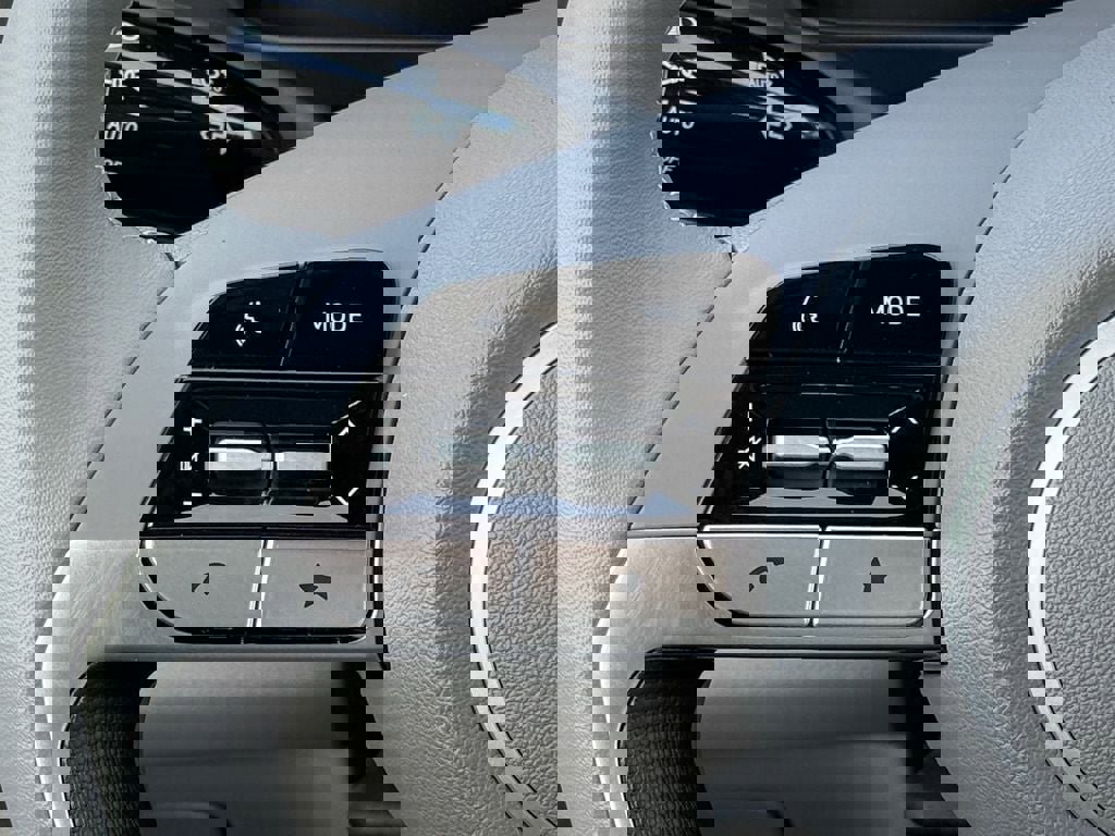 Used 2026 Hyundai Elantra Sport image 18