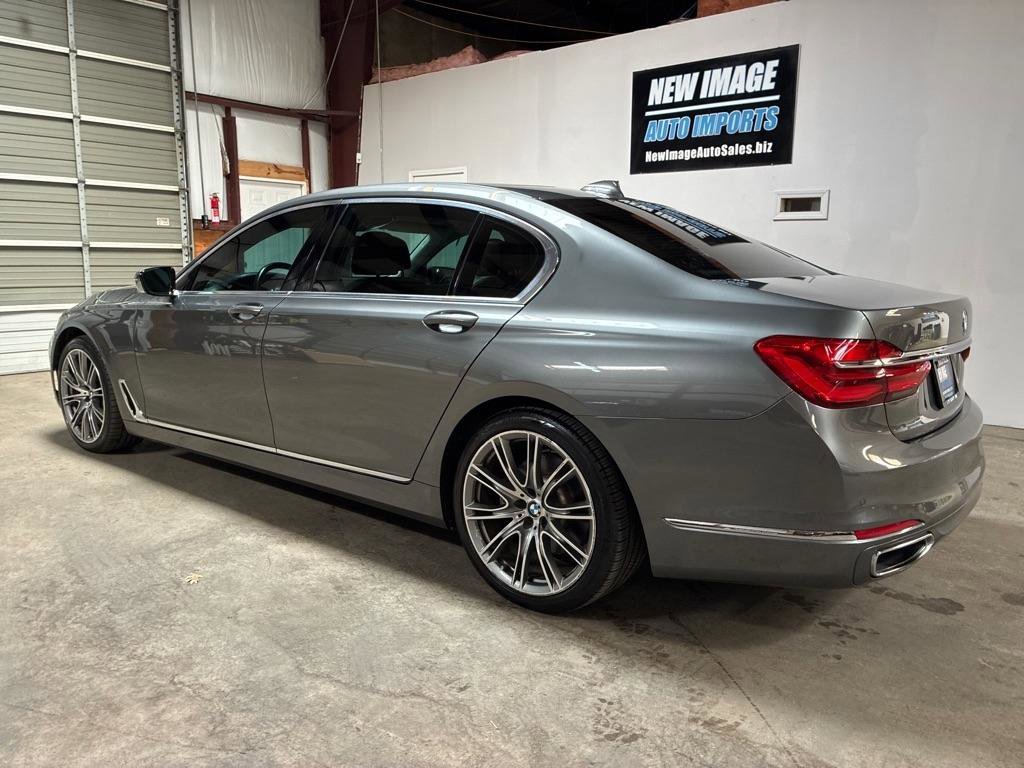 Used 2019 BMW 740i w/ Executive Package RWD image 13