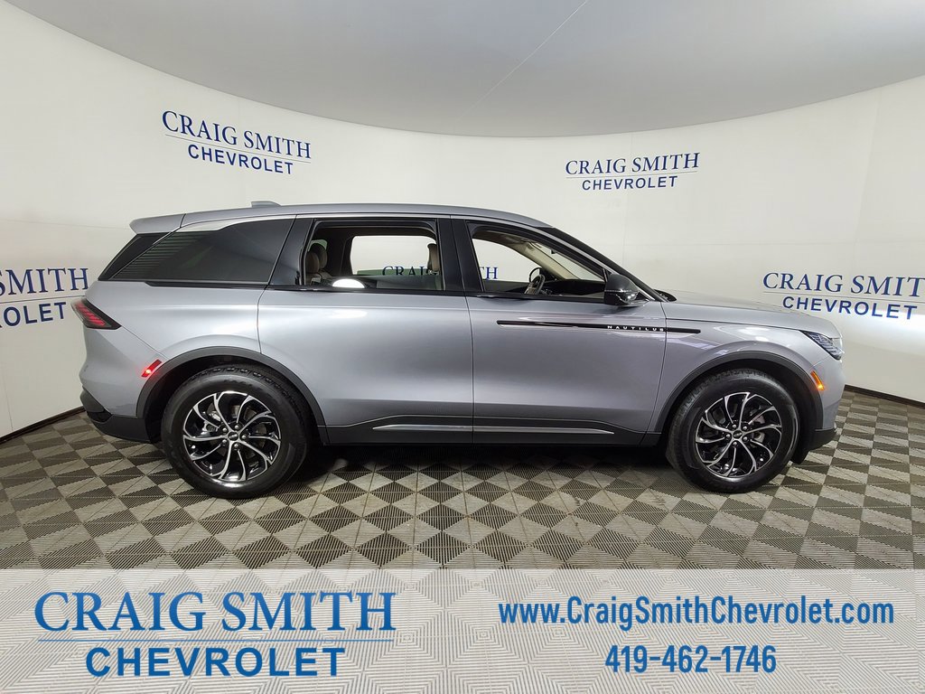 Used 2025 Lincoln Nautilus Premier image 25