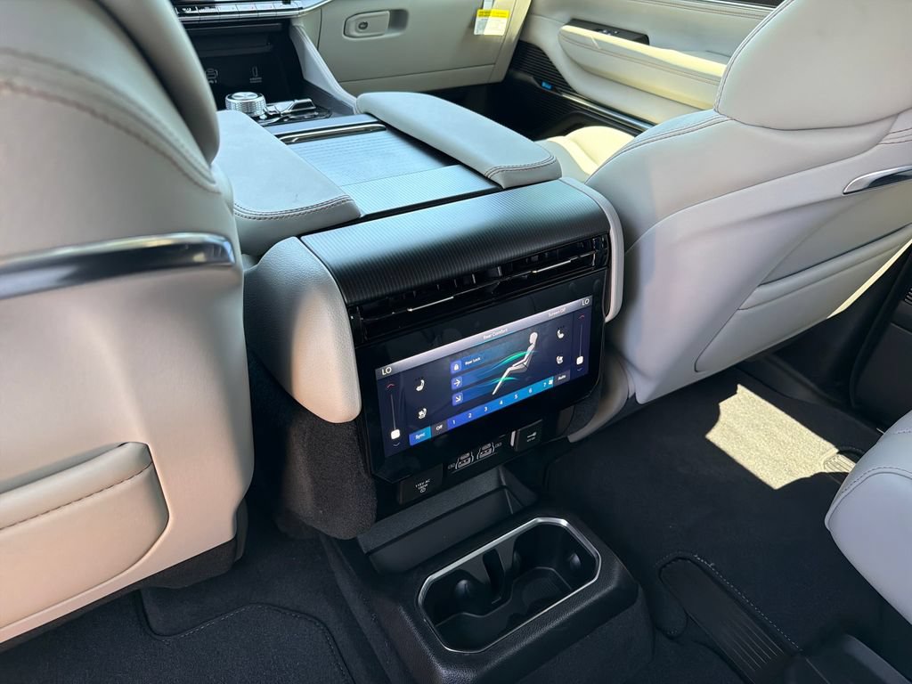 New 2026 Jeep Grand Wagoneer Summit w/ Premium Group III AWD/4WD image 31