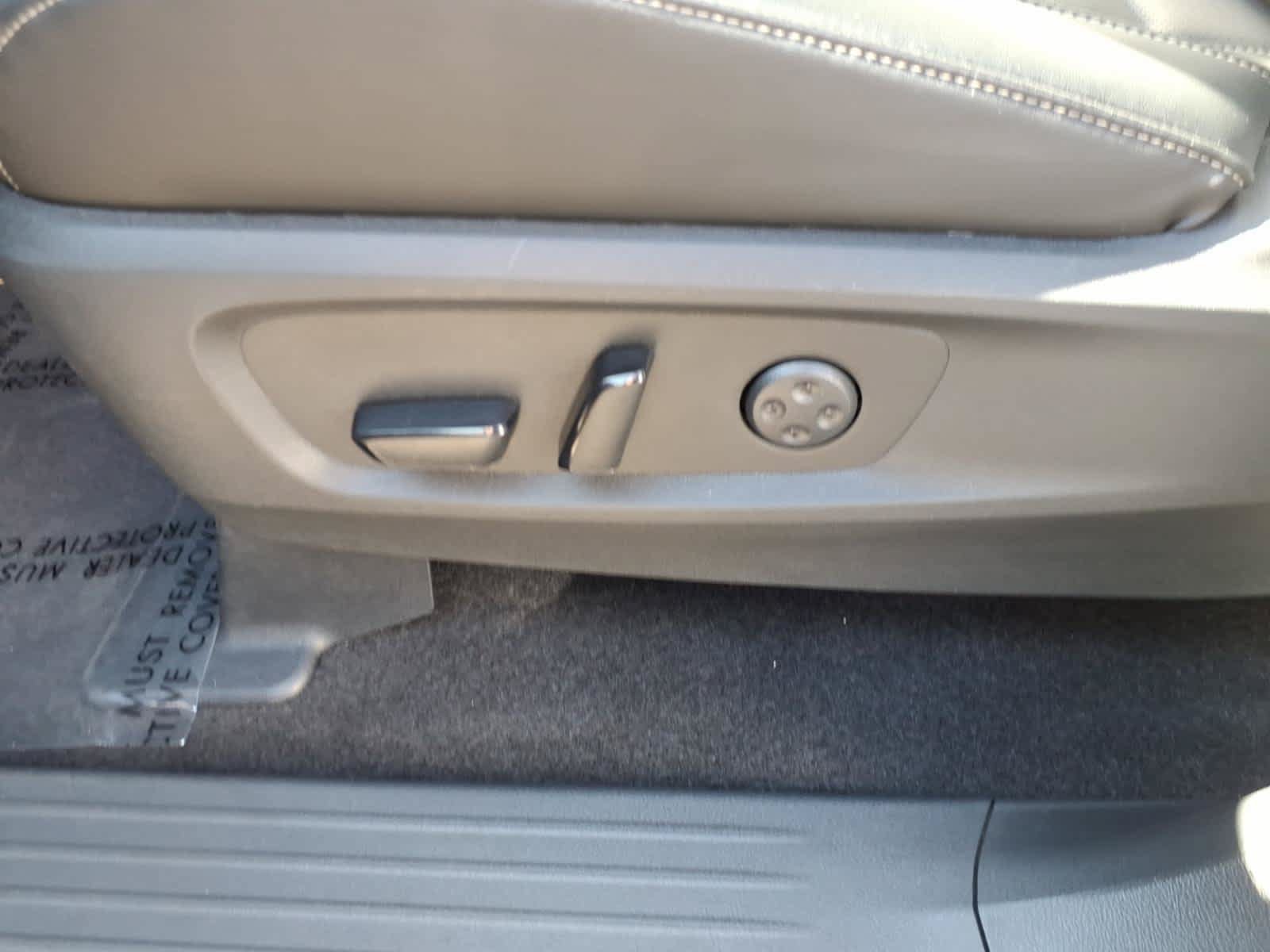 Certified 2026 INFINITI QX60 Luxe w/ Cargo Package AWD/4WD image 18