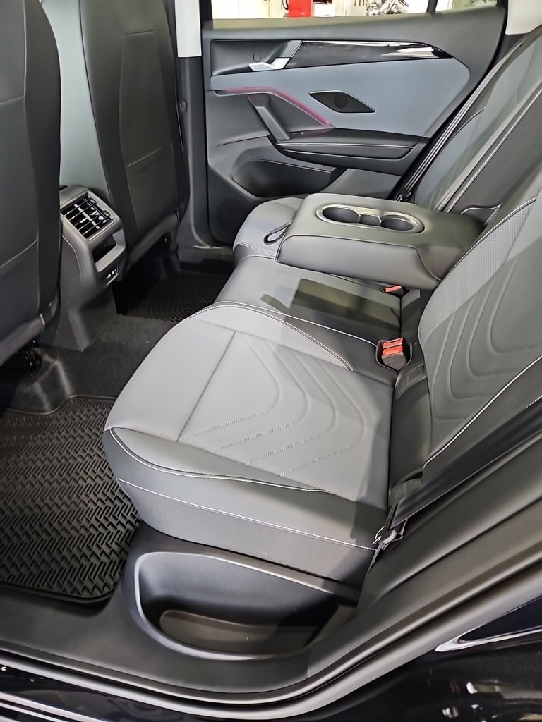 New 2026 Volkswagen Tiguan SE image 23