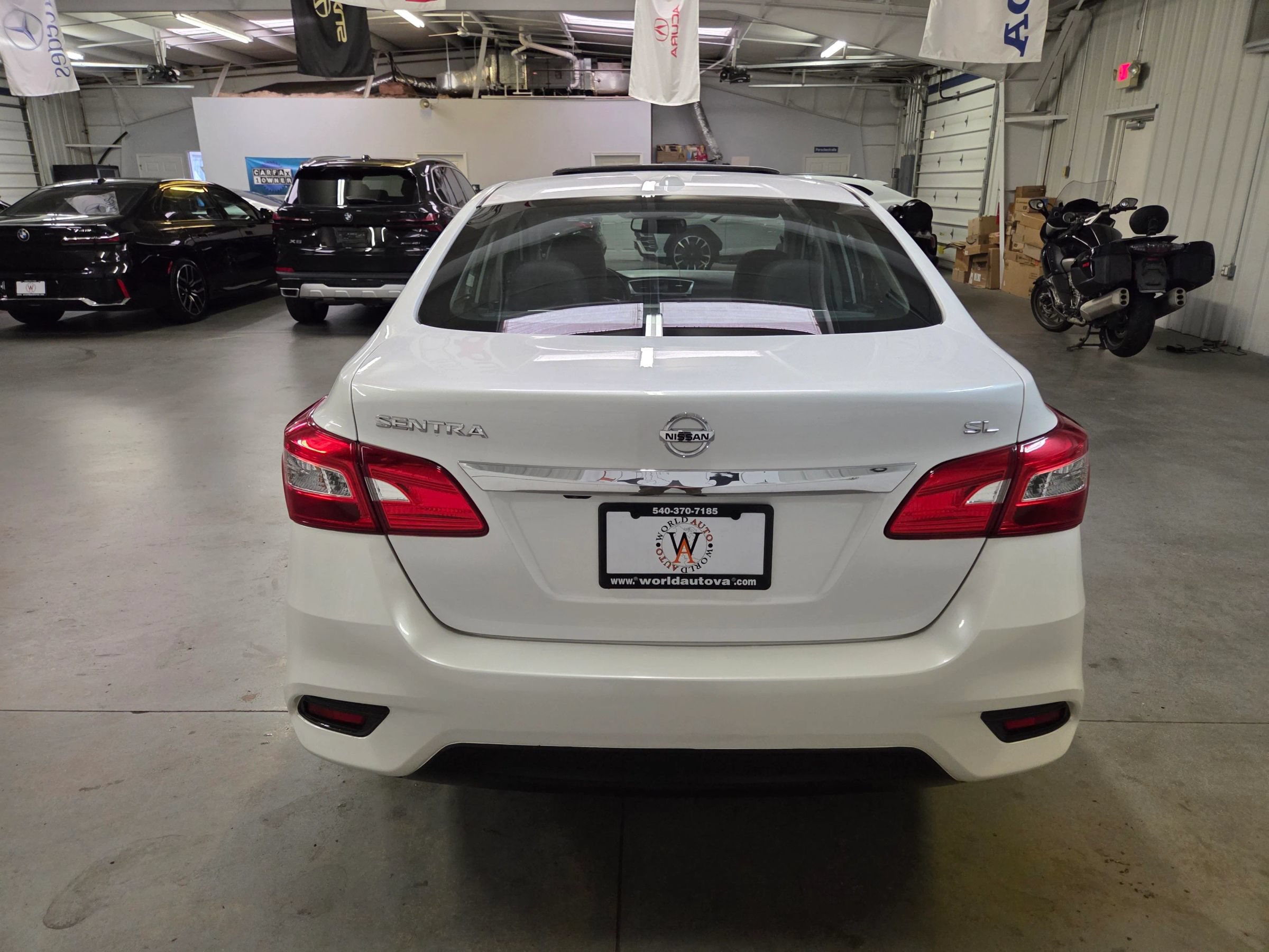 Used 2016 Nissan Sentra SL w/ Technology Package FWD image 6