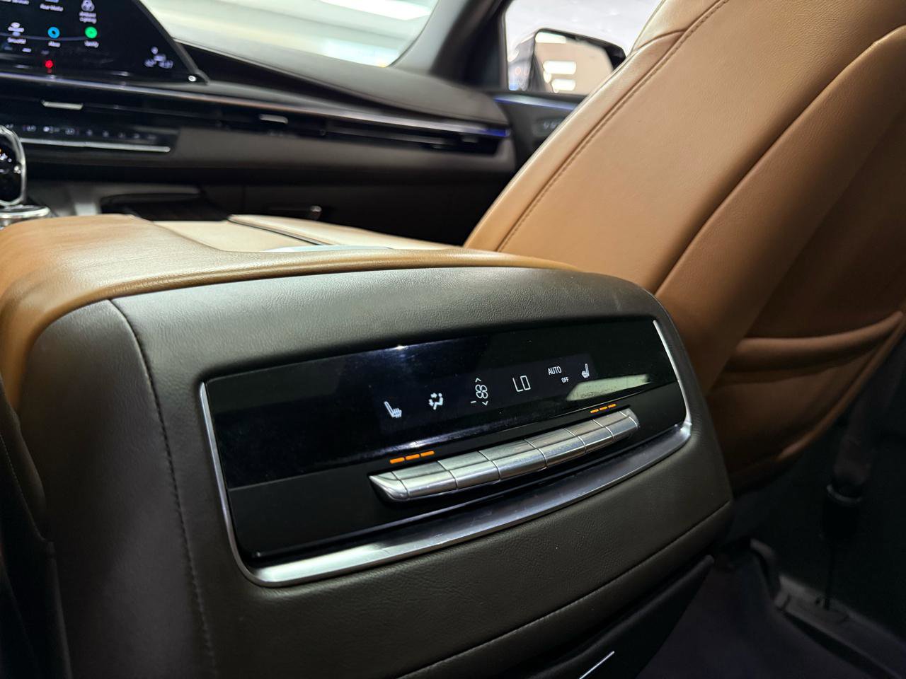 Used 2021 Cadillac Escalade Sport w/ Driver Assist Tech Package AWD/4WD image 25