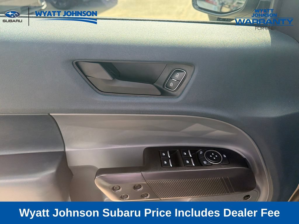 Used 2025 Ford Maverick Lariat w/ Black Appearance Package AWD/4WD image 20