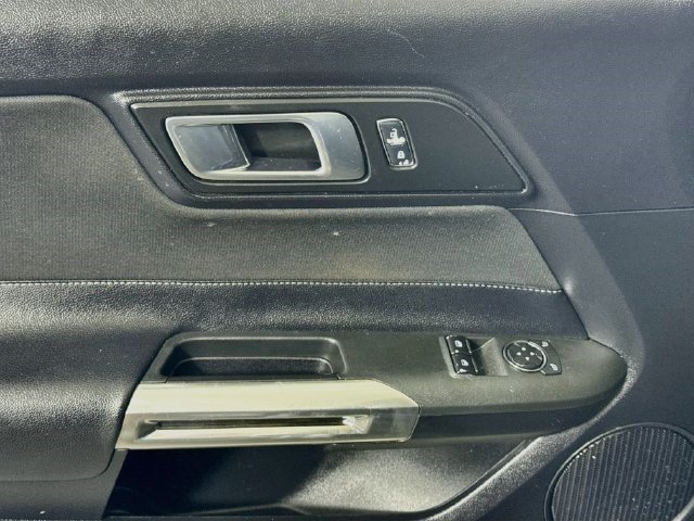 Used 2018 Ford Mustang Coupe RWD image 23