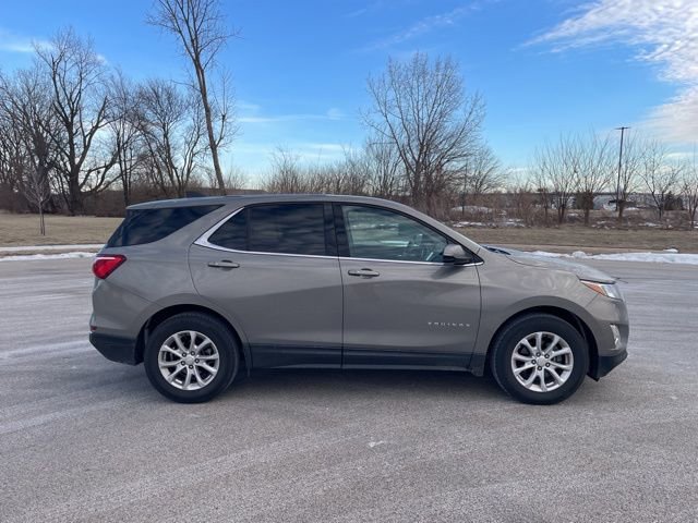Used 2018 Chevrolet Equinox LT image 2