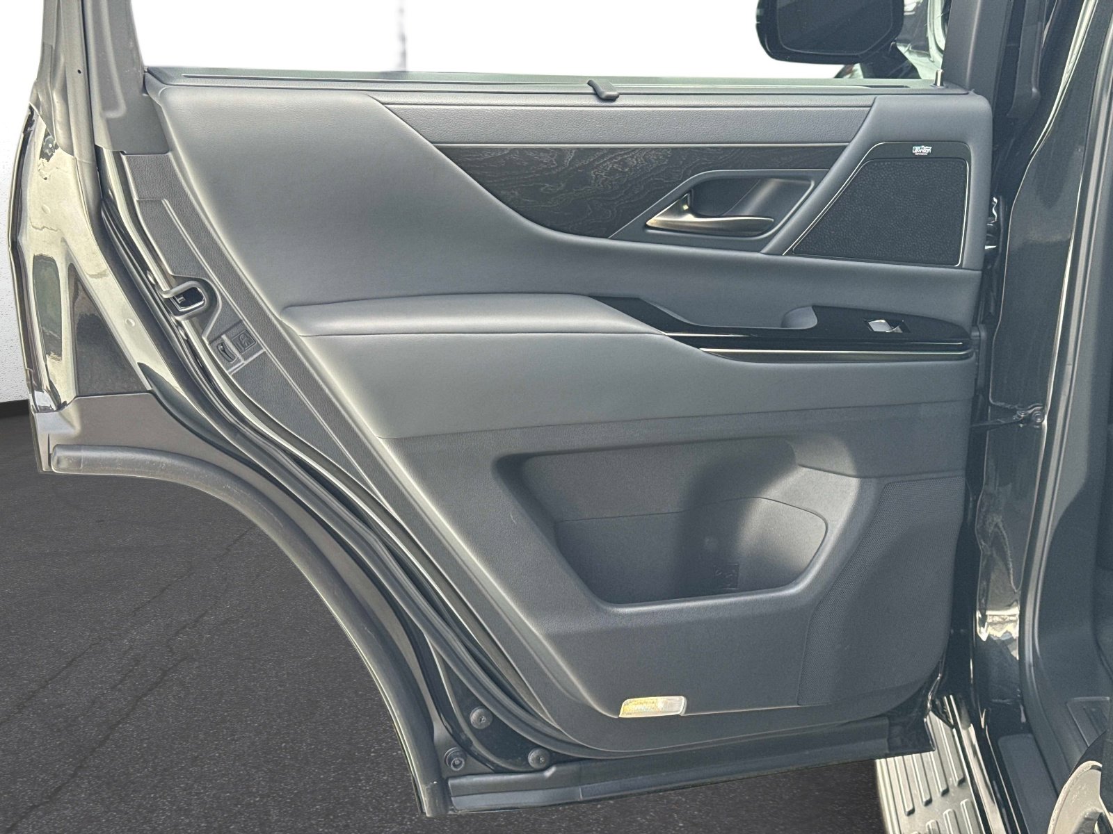 Certified 2025 Lexus LX 700h Overtrail image 47